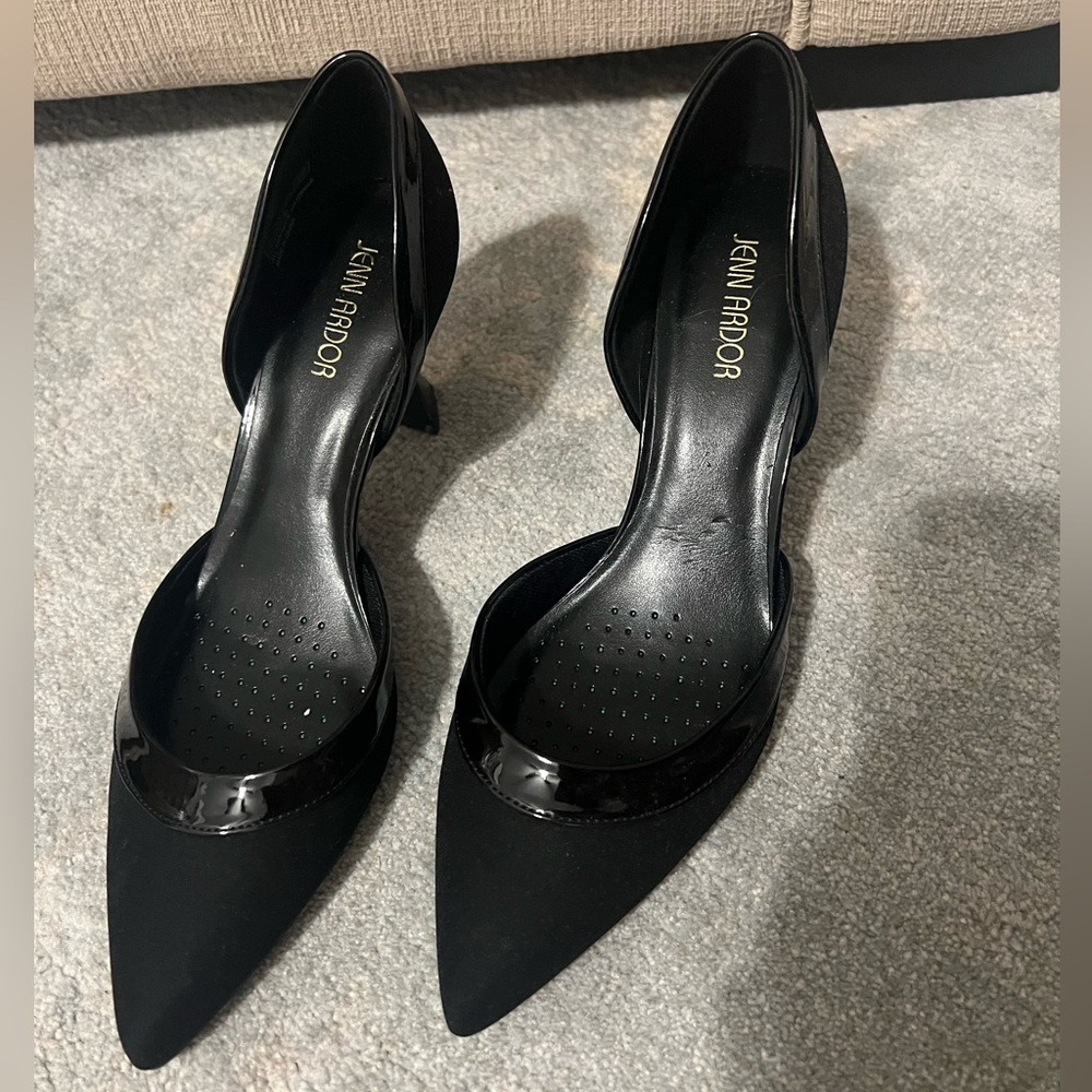 Black closed toe kitten heel